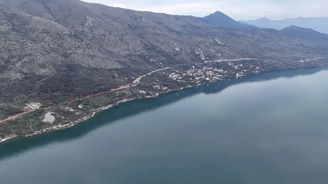 Vijojnë punimet në rrugën strategjike Shirokë-Zogaj, do lidhë vendin me Malin e Zi